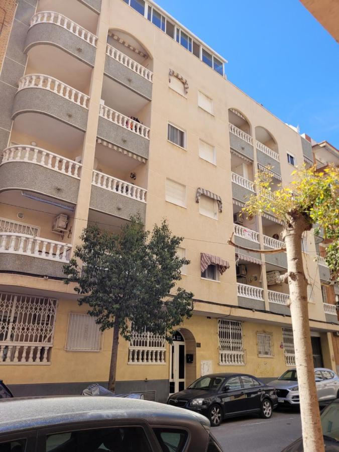 Gemuetliche Ferienwohnung In Torrevieja Ca100M Vom Strand Playa Del Cura Entfernt Exterior foto